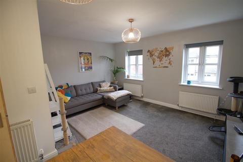 3 bedroom house to rent, Kings Road, Manchester M34
