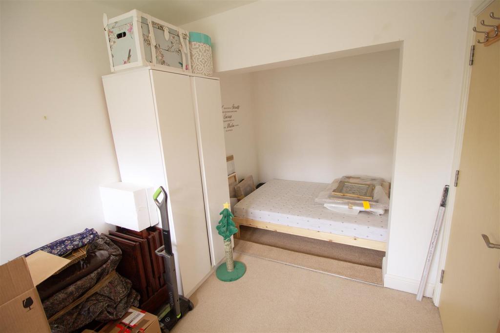 Bedroom 1.jpg