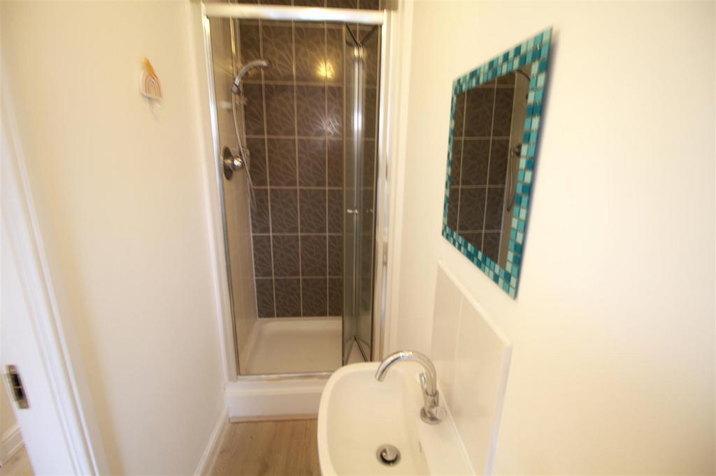 Downstairs Shower.jpg