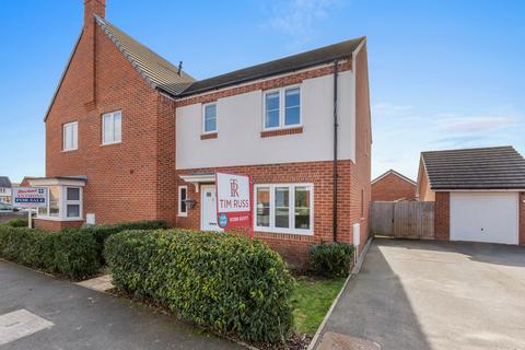 3 bedroom semi-detached house for sale, Athens Avenue, Aylesbury HP21