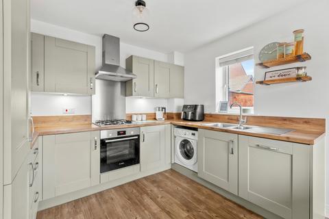 3 bedroom semi-detached house for sale, Athens Avenue, Aylesbury HP21