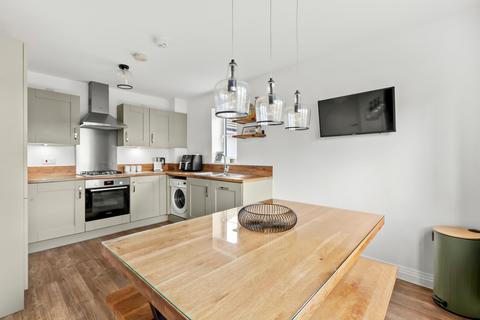 3 bedroom semi-detached house for sale, Athens Avenue, Aylesbury HP21