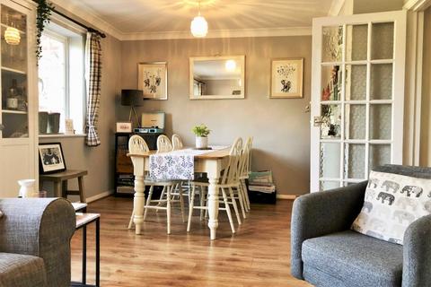 3 bedroom terraced house to rent, Weybridge, Surrey, KT13