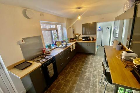 3 bedroom house to rent, Western Street, Sandfields, , Swansea