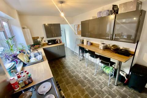 3 bedroom house to rent, Western Street, Sandfields, , Swansea