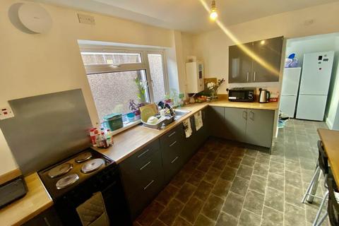 3 bedroom house to rent, Western Street, Sandfields, , Swansea