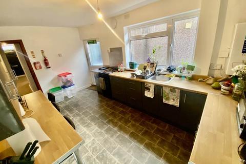 3 bedroom house to rent, Western Street, Sandfields, , Swansea
