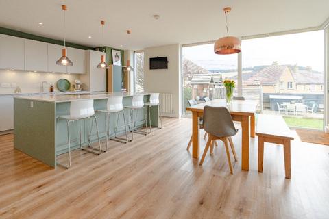 undefined, Peebles EH45