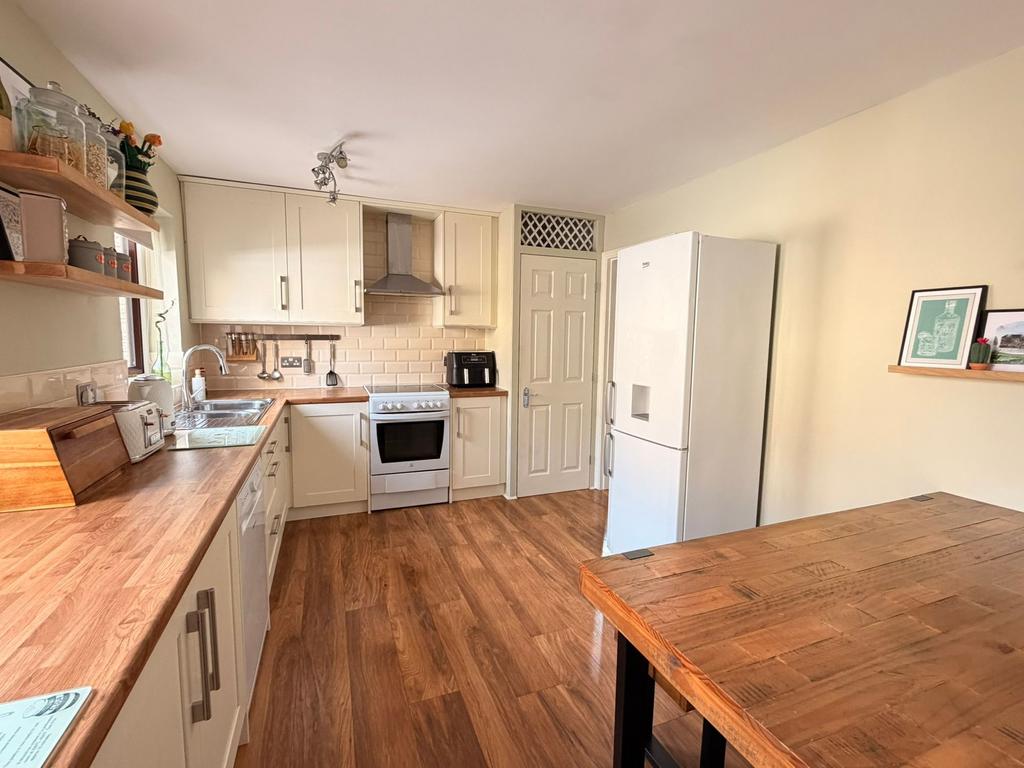 Dining kitchen
