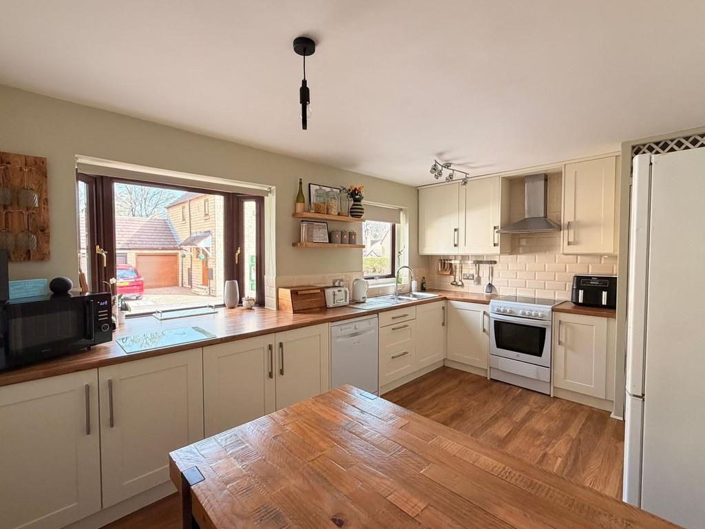 Dining kitchen