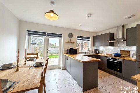 3 bedroom semi-detached house for sale, Farm Field Court, Lutterworth, LE17