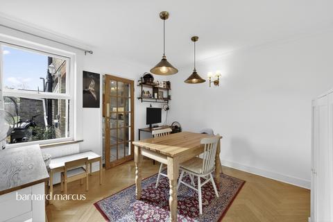 undefined, Hook Road, EPSOM