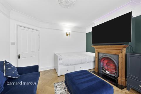undefined, Hook Road, EPSOM