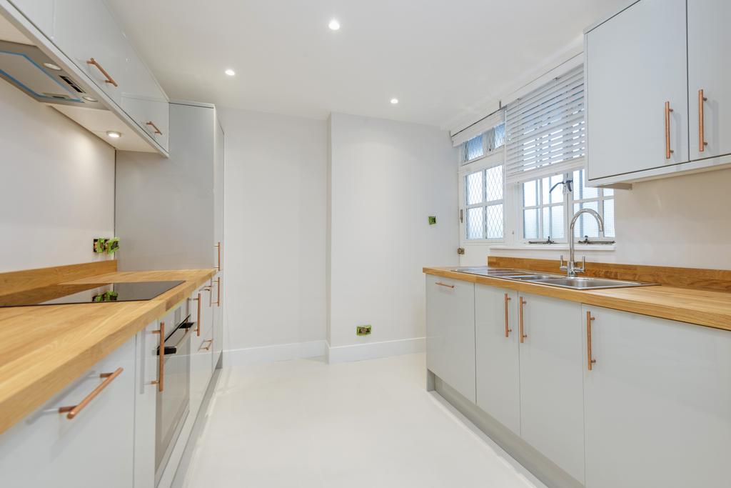 Apartment in St John's Wood - More