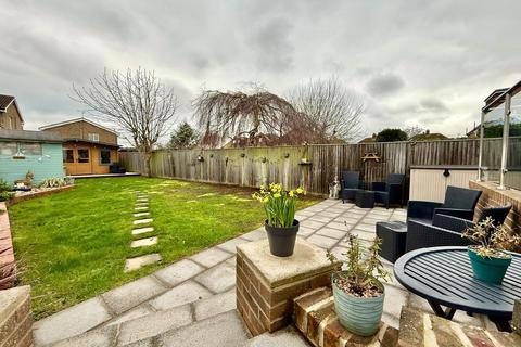 4 bedroom semi-detached house for sale, Hunloke Avenue, Roselands, Eastbourne, East Sussex, BN22