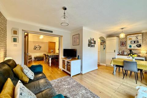 4 bedroom semi-detached house for sale, Hunloke Avenue, Roselands, Eastbourne, East Sussex, BN22