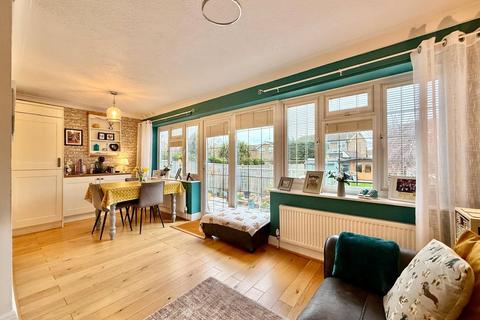 4 bedroom semi-detached house for sale, Hunloke Avenue, Roselands, Eastbourne, East Sussex, BN22