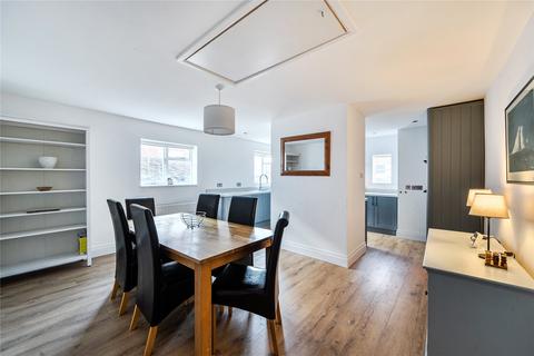 2 bedroom flat for sale, High Street, Lymington, Hampshire, SO41