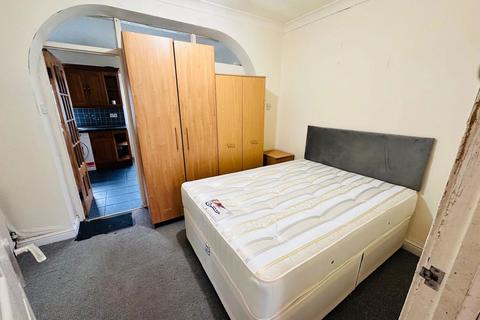 undefined, Westbury Avenue, Southall, UB1 2UY