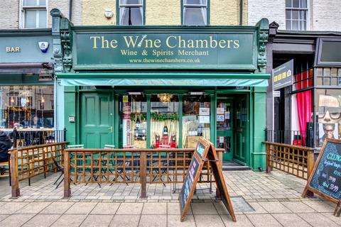 Retail property (high street) to rent - Front Street, Tynemouth