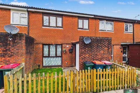3 bedroom terraced house for sale - Salvington Road, Bewbush RH11