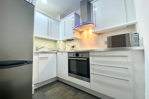 2 bedroom flat to rent, Hallam Street, London
