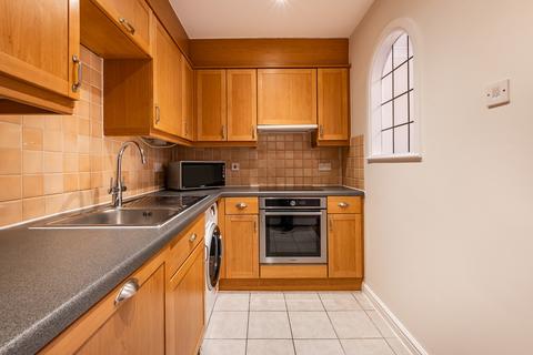 1 bedroom apartment to rent, Russel Road London W14