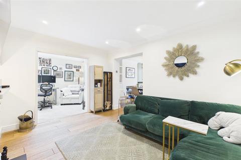 undefined, Grosvenor Road, Surrey GU24