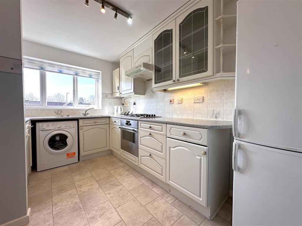 Well-Appointed Breakfast Kitchen 034