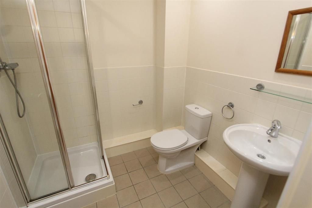 Ensuite.JPG