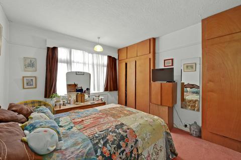 3 bedroom semi-detached house for sale, Somerset Avenue, Chessington, KT9