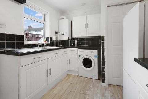 1 bedroom ground floor maisonette for sale, Salisbury Avenue, Stanford-Le-Hope, SS17