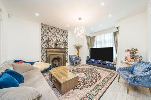 undefined, London Road, St Margarets TW1