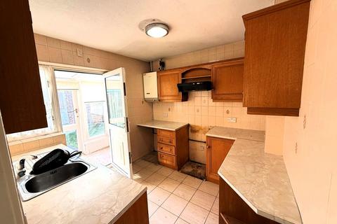 3 bedroom bungalow for sale, Oak Way, Feltham, TW14