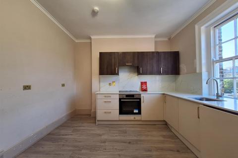 3 bedroom flat to rent, Sydenham Road, London