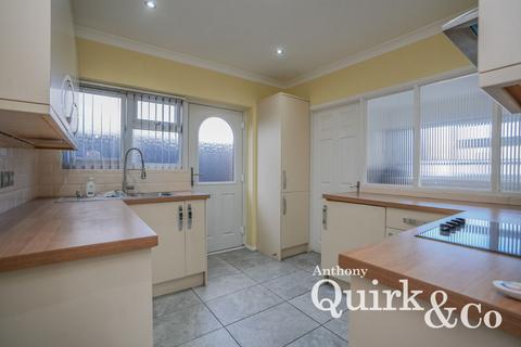 3 bedroom detached bungalow for sale, Meadway, Canvey Island, SS8