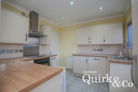 3 bedroom detached bungalow for sale, Meadway, Canvey Island, SS8