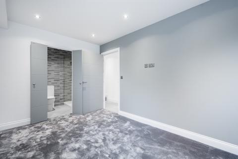 3 bedroom flat to rent, Colney Hatch Lane, London N10
