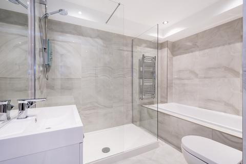 3 bedroom flat to rent, Colney Hatch Lane, London N10