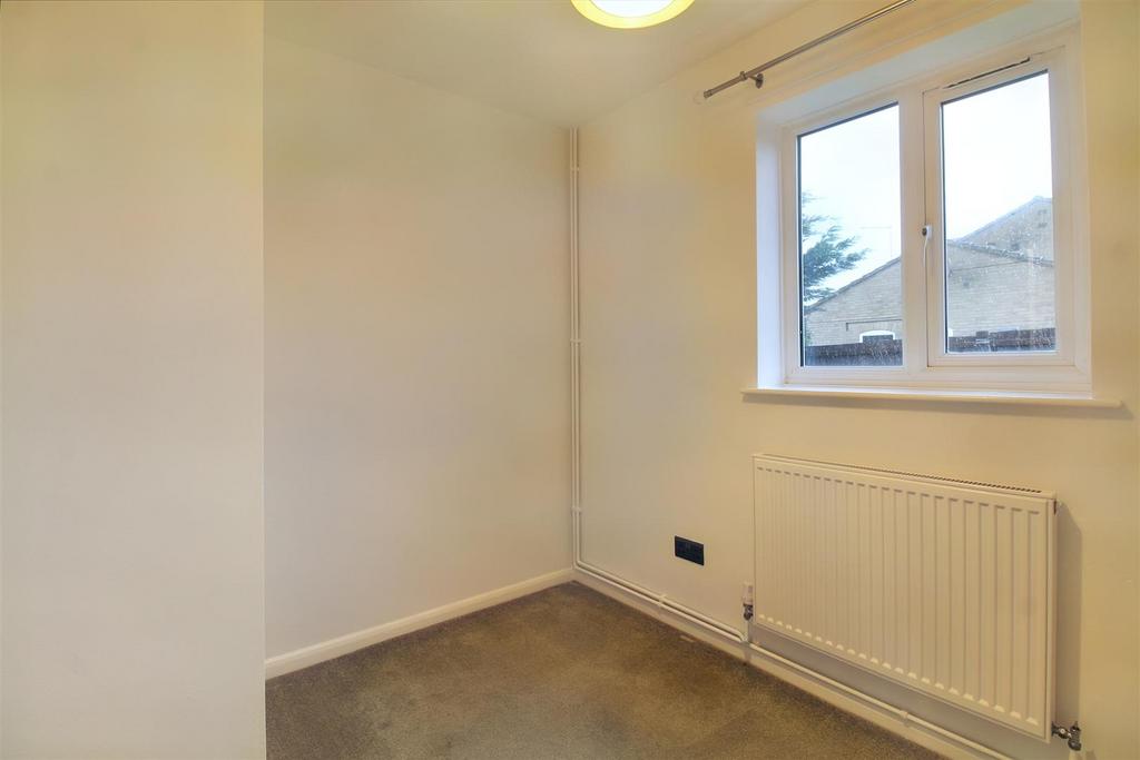 6 Bedroom 2.jpg