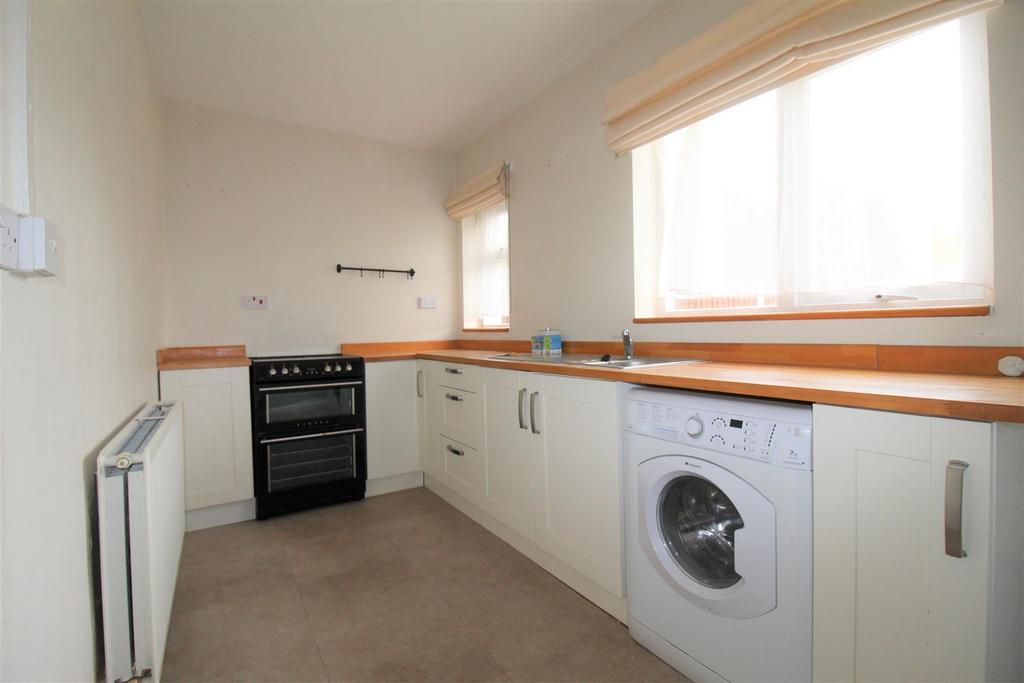 3 Kitchen.JPG