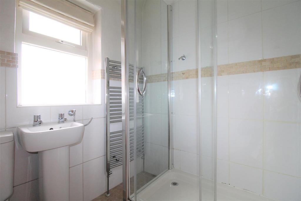 6 Bathroom.JPG