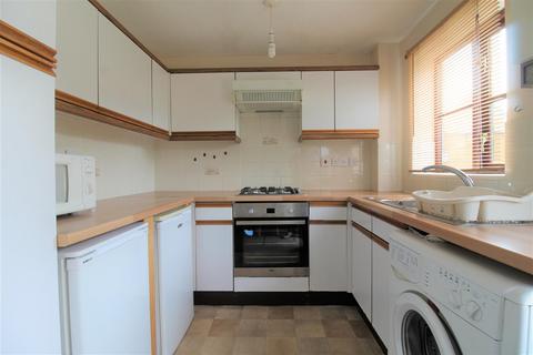 2 bedroom terraced house to rent, Heron Drive, Lenton, Nottingham, NG7 2DG