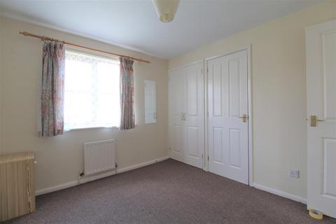 2 bedroom terraced house to rent, Heron Drive, Lenton, Nottingham, NG7 2DG