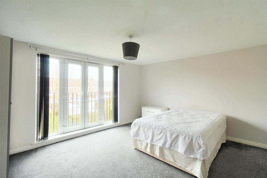 Bed 1.jpg