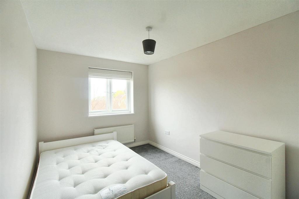 Bed 4.jpg