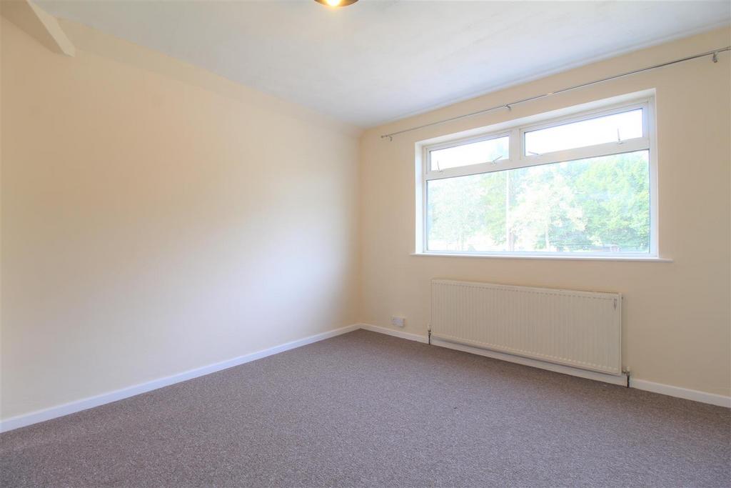 6 Bedroom 1.JPG