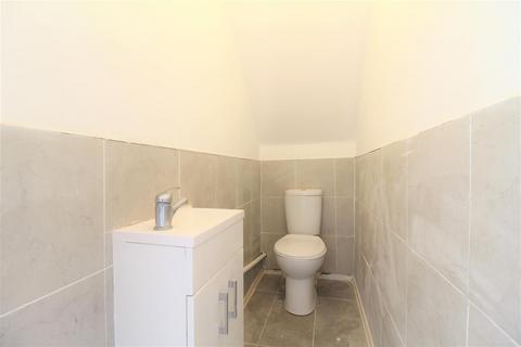 3 bedroom semi-detached house to rent, Wollaton Road, Beeston, Nottingham, NG9 2TD