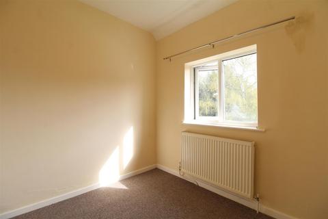 3 bedroom semi-detached house to rent, Wollaton Road, Beeston, Nottingham, NG9 2TD