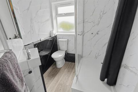 3 bedroom terraced house to rent, Chestnut Avenue, Beeston, Nottingham, NG9 1EL